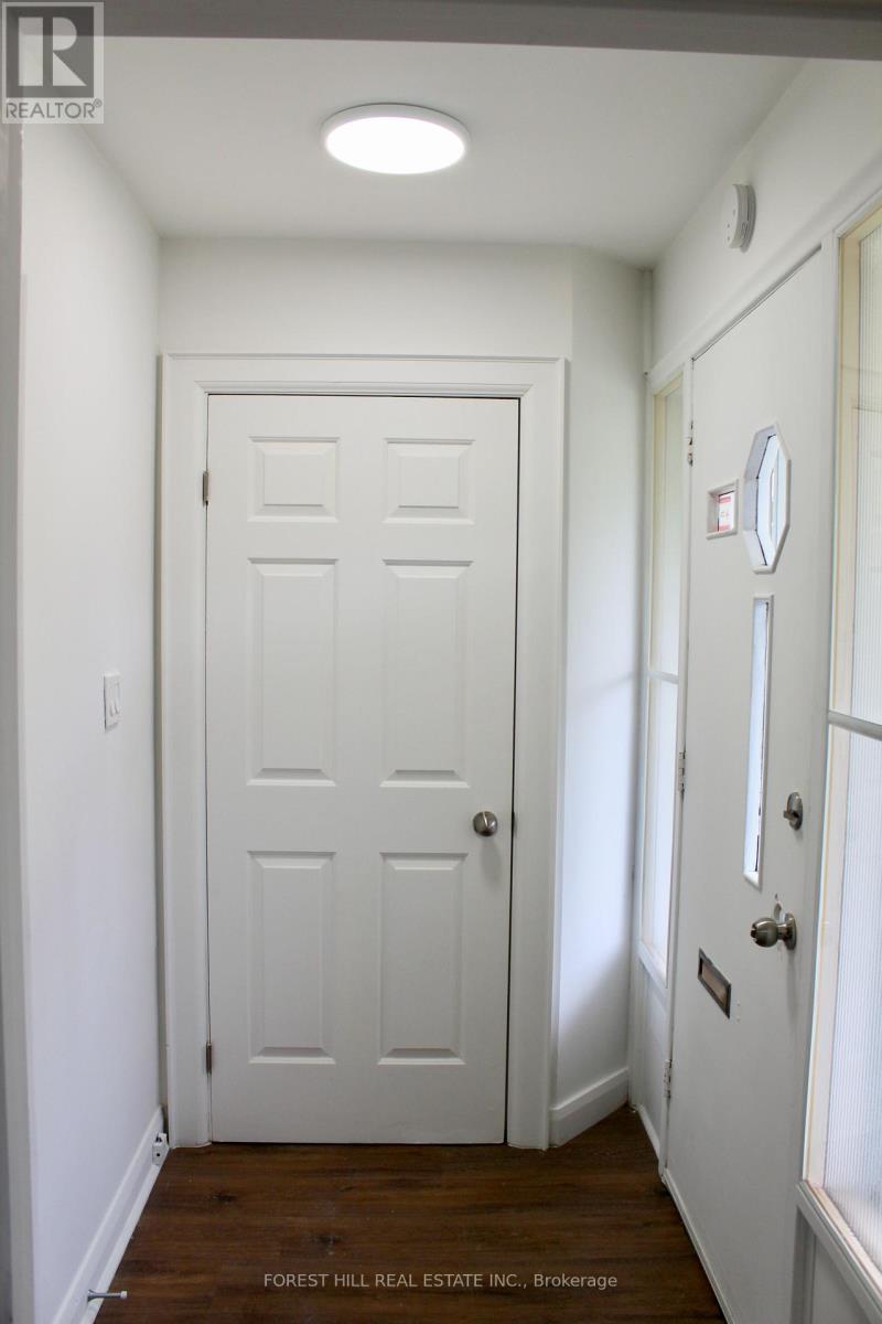 23 Wedgewood Drive, Toronto, Ontario  M2N 4B4 - Photo 11 - C12452430