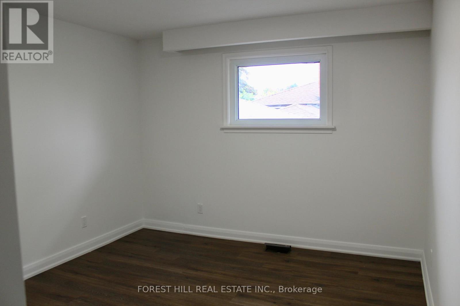 23 Wedgewood Drive, Toronto, Ontario  M2N 4B4 - Photo 7 - C12452430