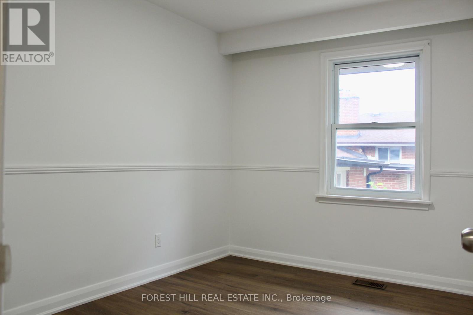23 Wedgewood Drive, Toronto, Ontario  M2N 4B4 - Photo 9 - C12452430