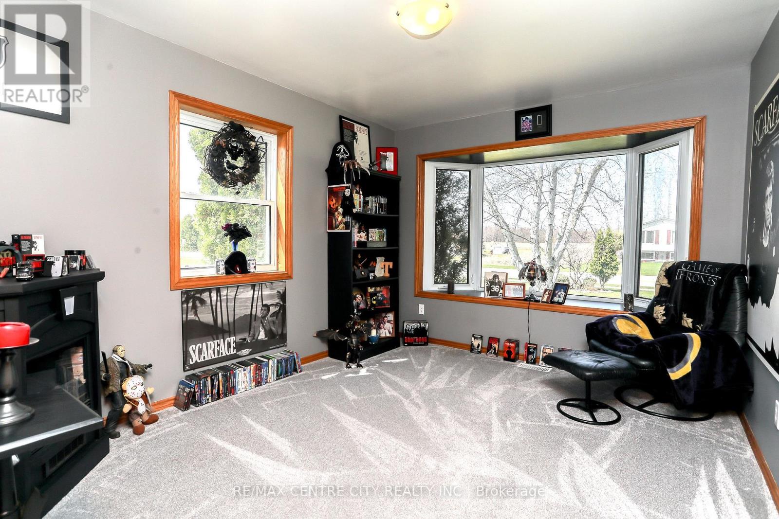 212 Queen Street, West Elgin, Ontario  N0L 2C0 - Photo 34 - X12449738