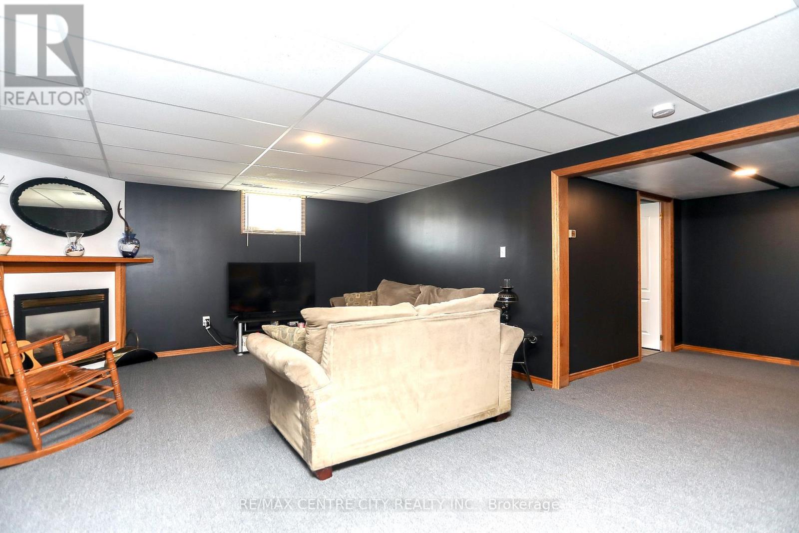 212 Queen Street, West Elgin, Ontario  N0L 2C0 - Photo 37 - X12449738