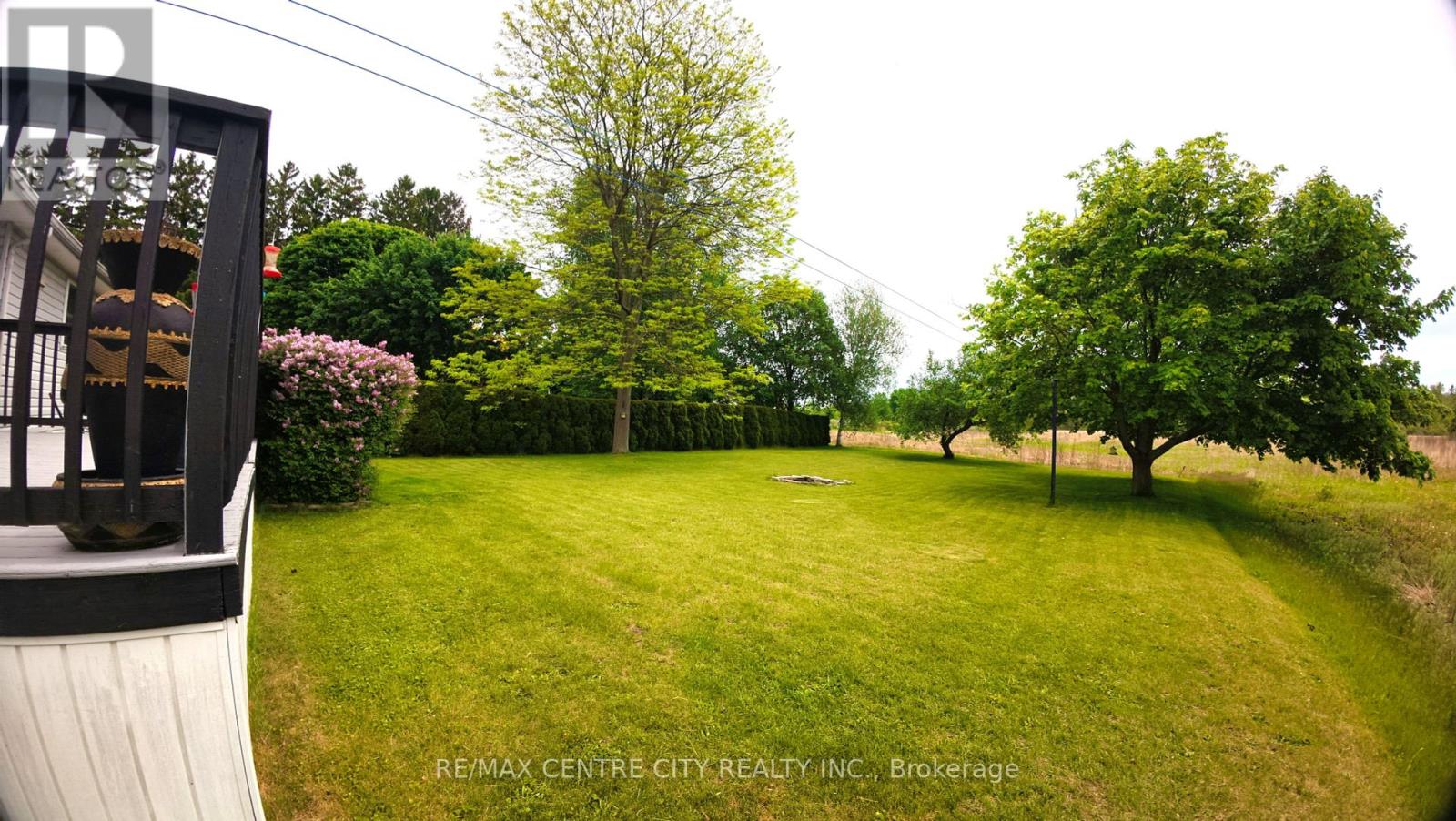 212 Queen Street, West Elgin, Ontario  N0L 2C0 - Photo 9 - X12449738