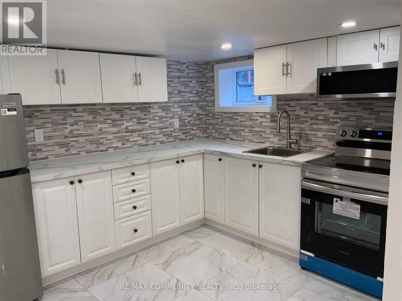 543 Drew Street, Oshawa, Ontario  L1H 5C1 - Photo 4 - E12452360
