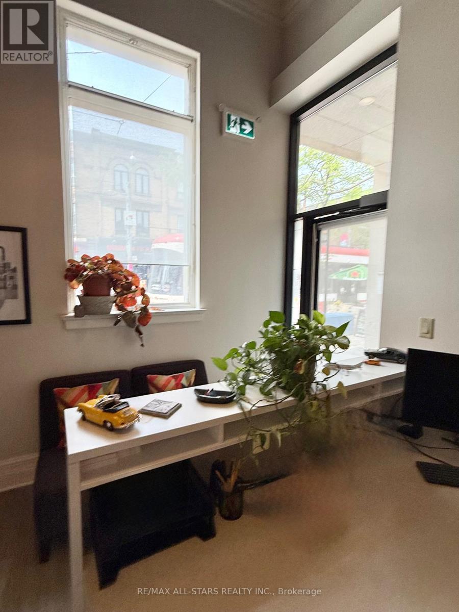 Unit B - 711 Queen Street E, Toronto, Ontario  M4M 1H1 - Photo 5 - E12452373