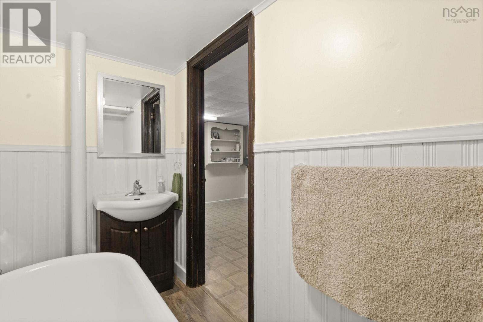 496 Albert Street, Windsor, Nova Scotia  B0N 2T0 - Photo 33 - 202522513