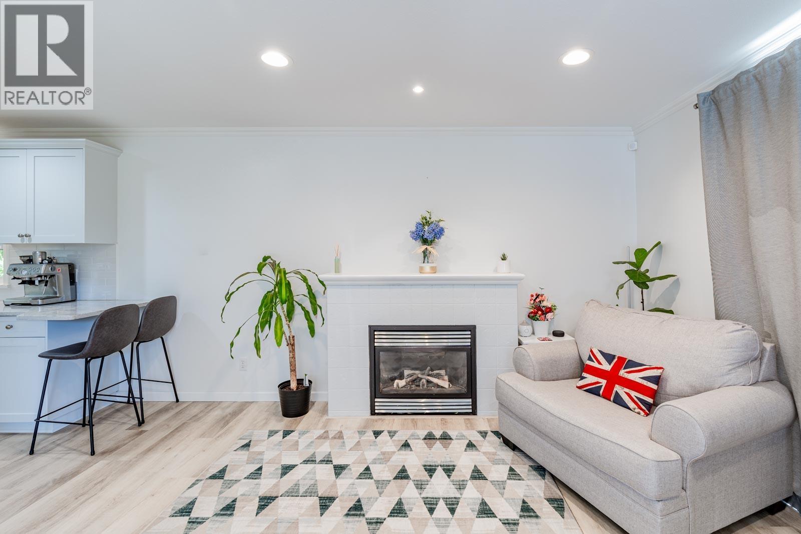 1 252 W 13th Street, North Vancouver, British Columbia  V7M 1N7 - Photo 5 - R3051912