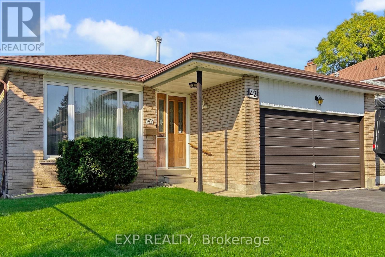 42 LINWOOD AVENUE, Toronto, Ontario