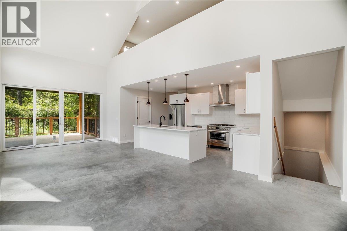 2801 Harlow Road, Nelson, British Columbia  V1L 6L3 - Photo 10 - 10350734