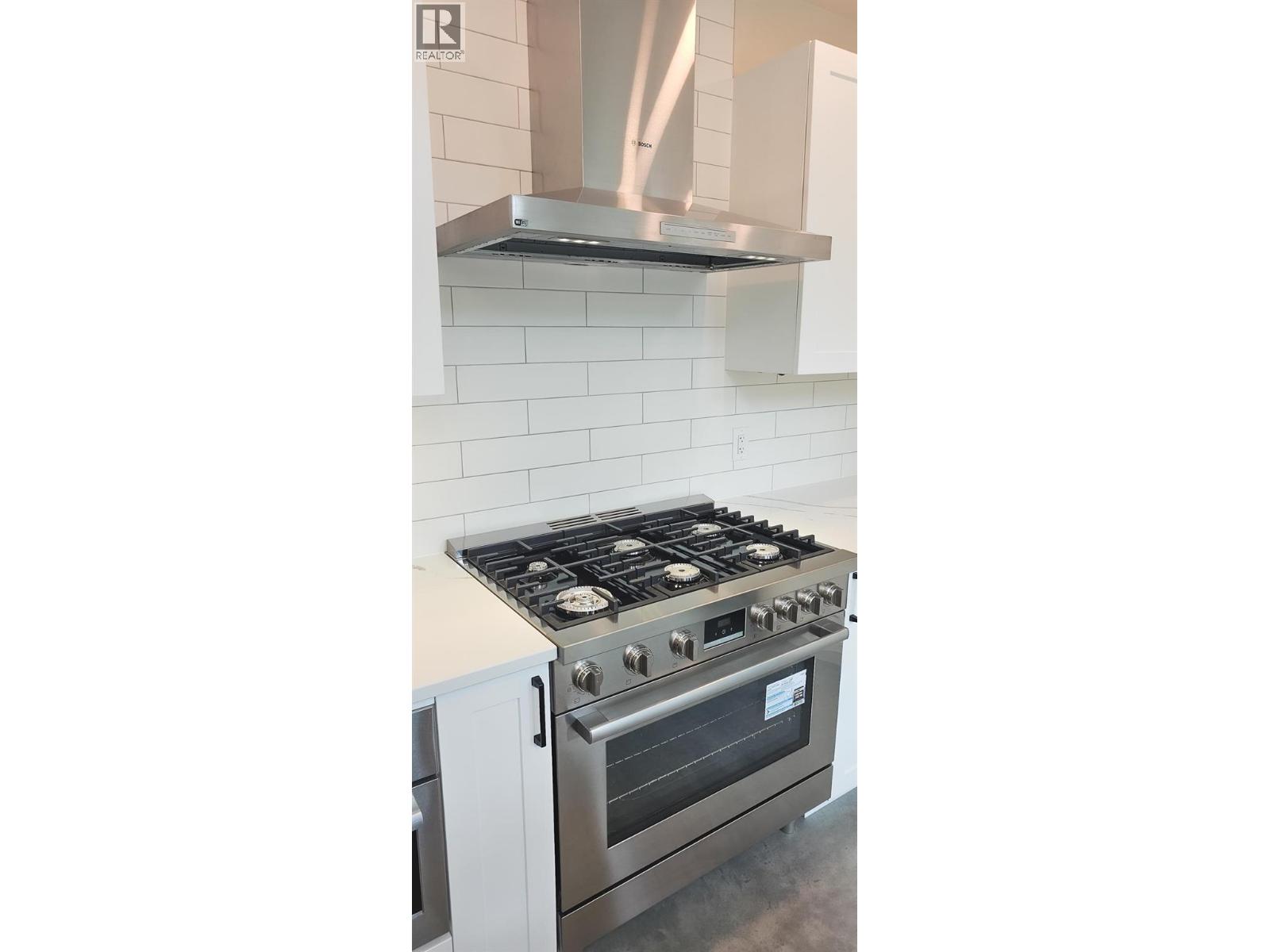 2801 Harlow Road, Nelson, British Columbia  V1L 6L3 - Photo 13 - 10350734