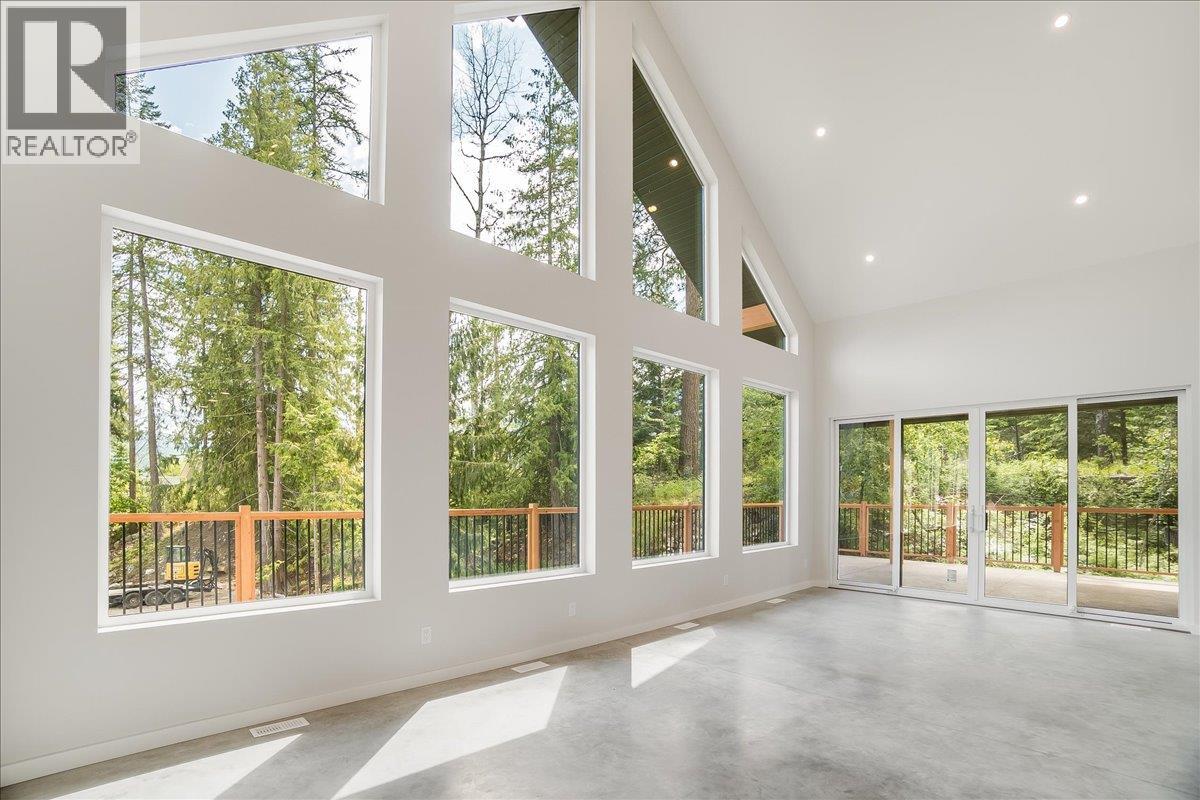 2801 Harlow Road, Nelson, British Columbia  V1L 6L3 - Photo 8 - 10350734