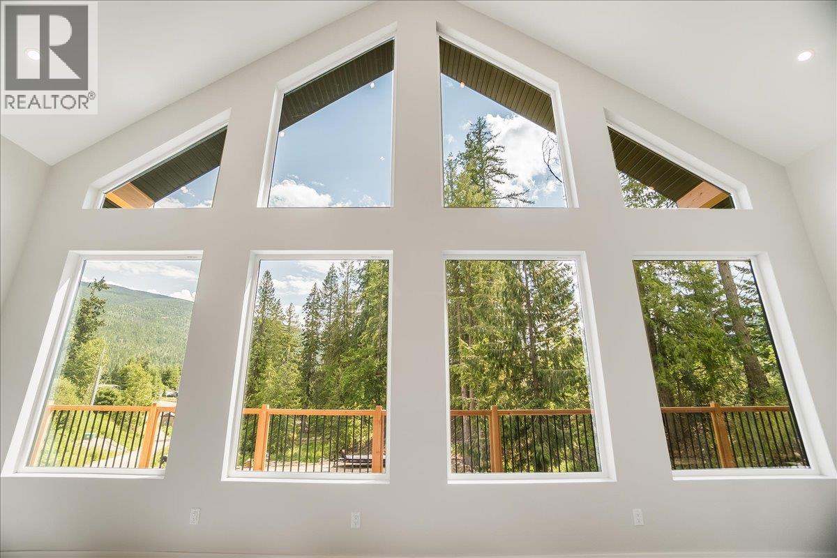 2801 Harlow Road, Nelson, British Columbia  V1L 6L3 - Photo 12 - 10350734