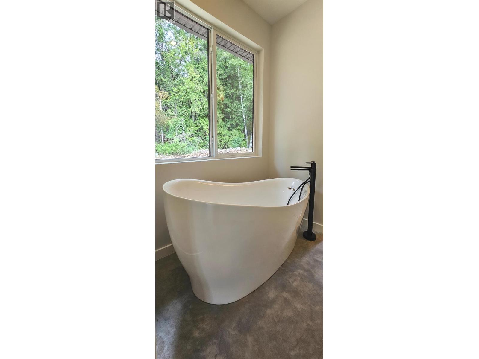 2801 Harlow Road, Nelson, British Columbia  V1L 6L3 - Photo 27 - 10350734