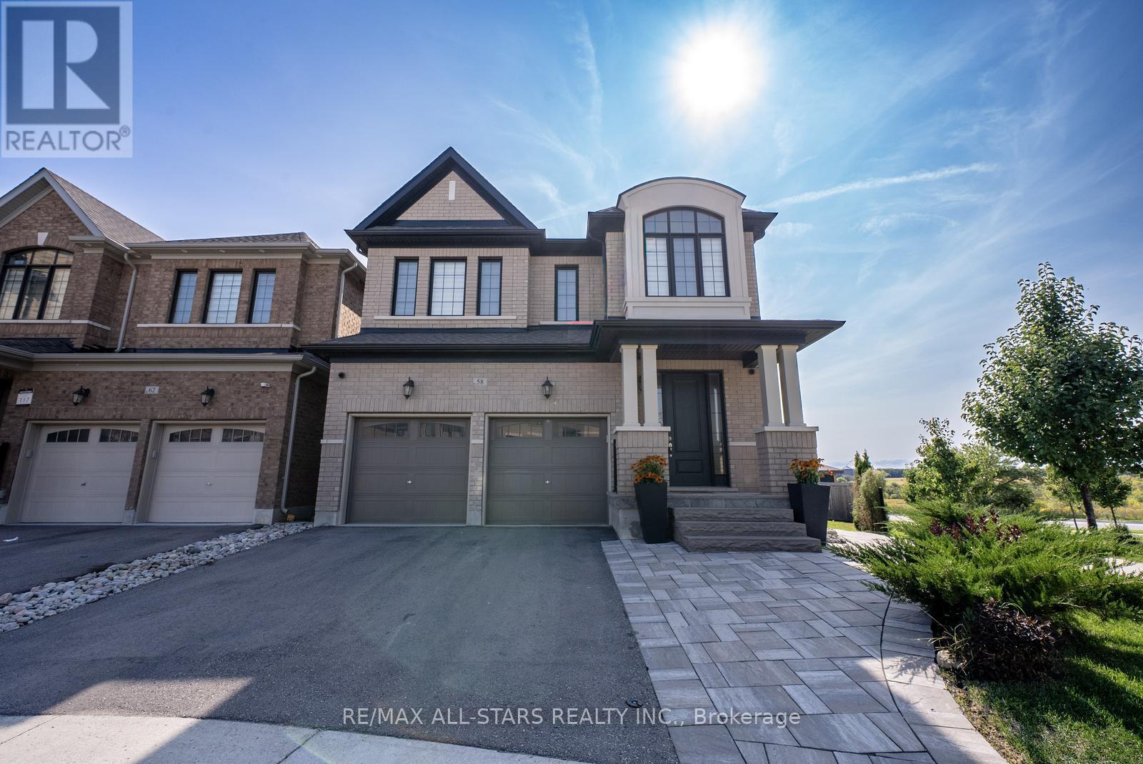 58 Boundary Boulevard, Whitchurch-Stouffville, Ontario  L4A 4W2 - Photo 2 - N12452375