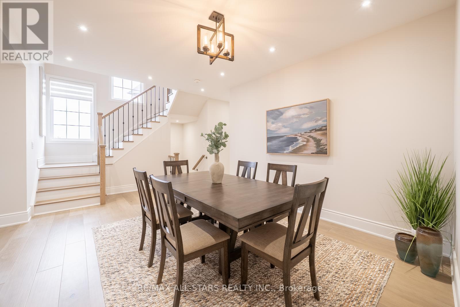 58 Boundary Boulevard, Whitchurch-Stouffville, Ontario  L4A 4W2 - Photo 5 - N12452375