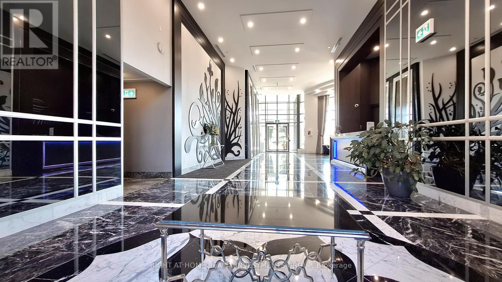 430 - 7608 Yonge Street, Vaughan, Ontario  L4J 0J5 - Photo 4 - N12452395