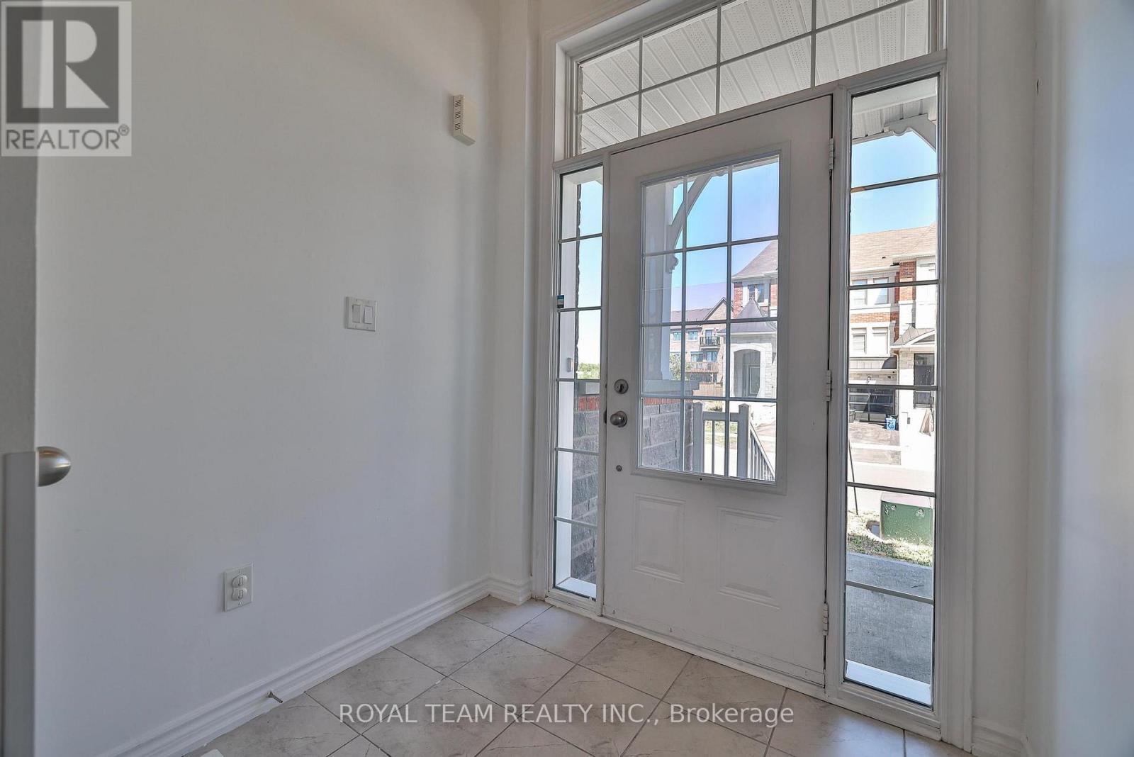 25 Sandwell Street, Vaughan, Ontario  L4H 4S4 - Photo 6 - N12452424