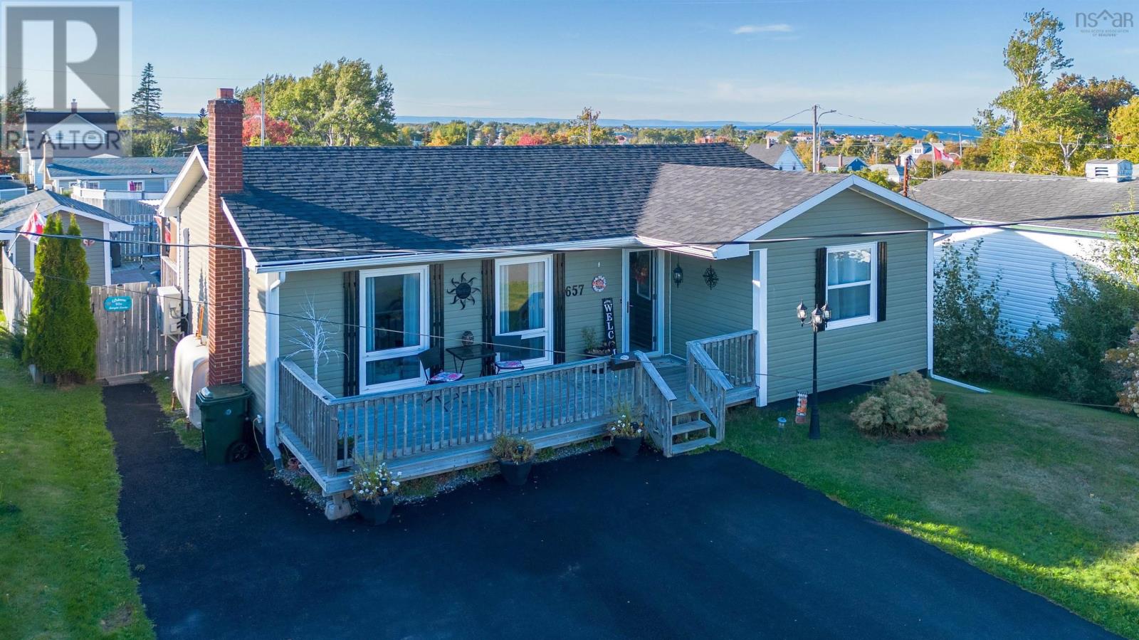 657 George Street, New Waterford, Nova Scotia  B1H 4E7 - Photo 3 - 202525339