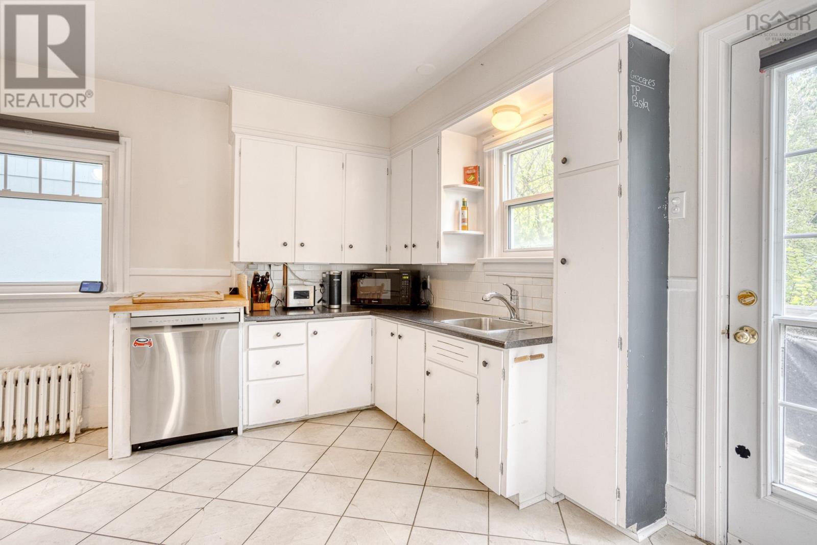 2578 Poplar Street, Halifax, Nova Scotia  B3L 2Y8 - Photo 13 - 202523031