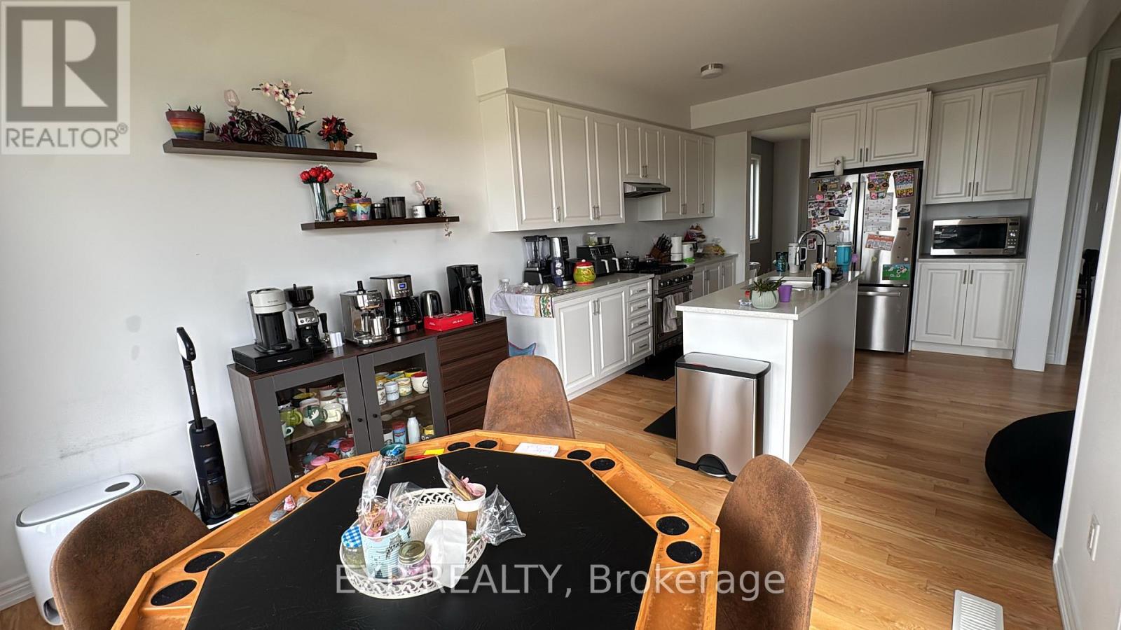 17 Abbey Crescent, Barrie, Ontario  L9J 0W9 - Photo 3 - S12452422