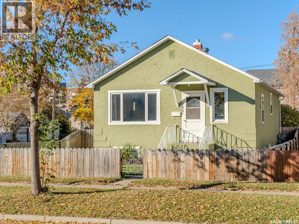 200 11th Street E, Prince Albert, Saskatchewan  S6V 1A3 - Photo 1 - SK020370