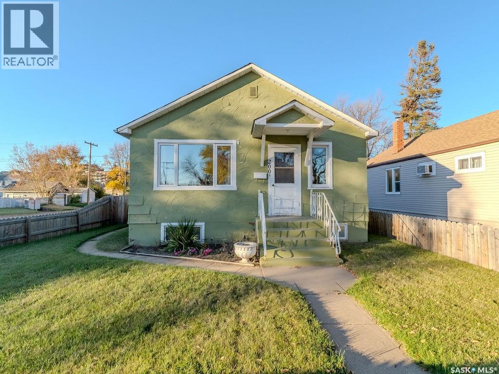200 11th Street E, Prince Albert, Saskatchewan  S6V 1A3 - Photo 2 - SK020370