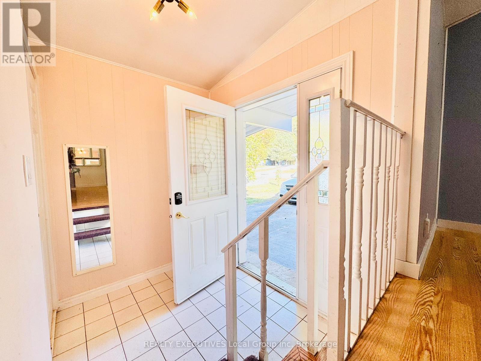 286 Leonard Street, North Bay, Ontario  P1B 5K2 - Photo 5 - X12452556