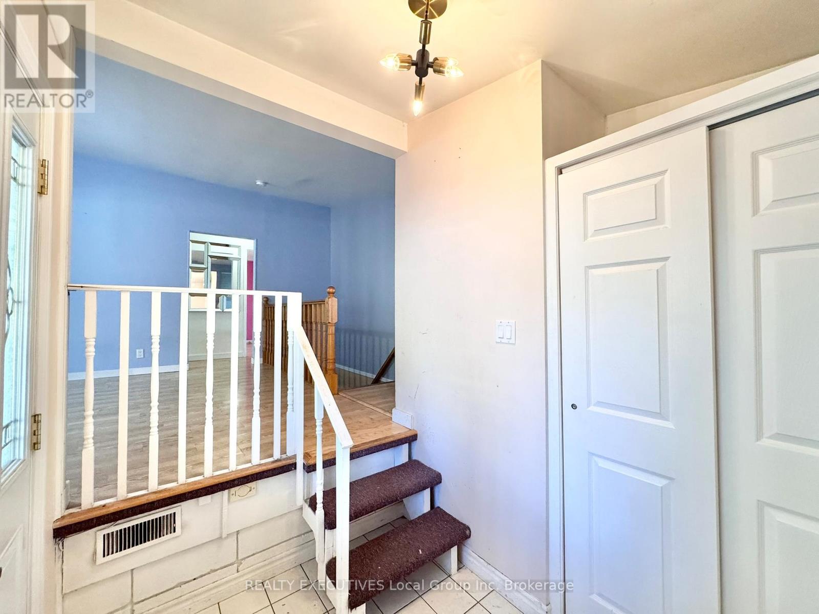 286 Leonard Street, North Bay, Ontario  P1B 5K2 - Photo 6 - X12452556