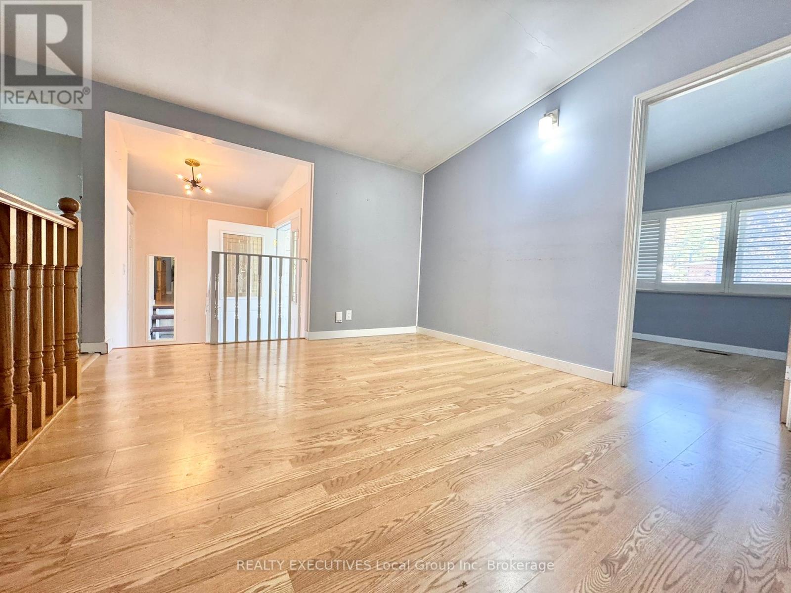 286 Leonard Street, North Bay, Ontario  P1B 5K2 - Photo 7 - X12452556