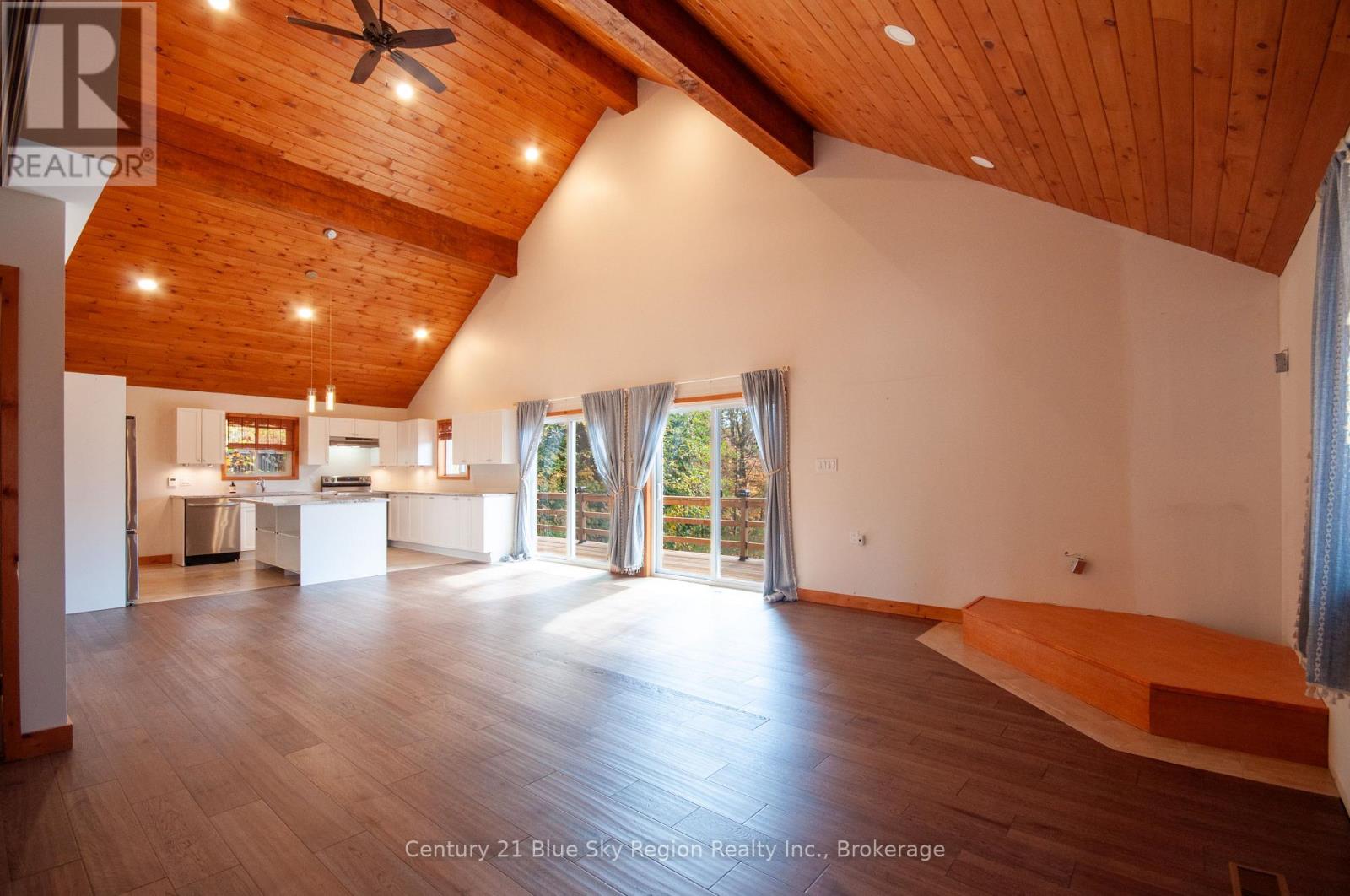202 Yellek Trail, North Bay, Ontario  P1B 8G5 - Photo 6 - X12452557