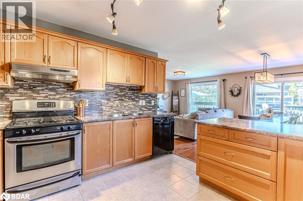 20 Rosemarie Drive, Oro-Medonte, Ontario  L0L 1T0 - Photo 8 - 40777221