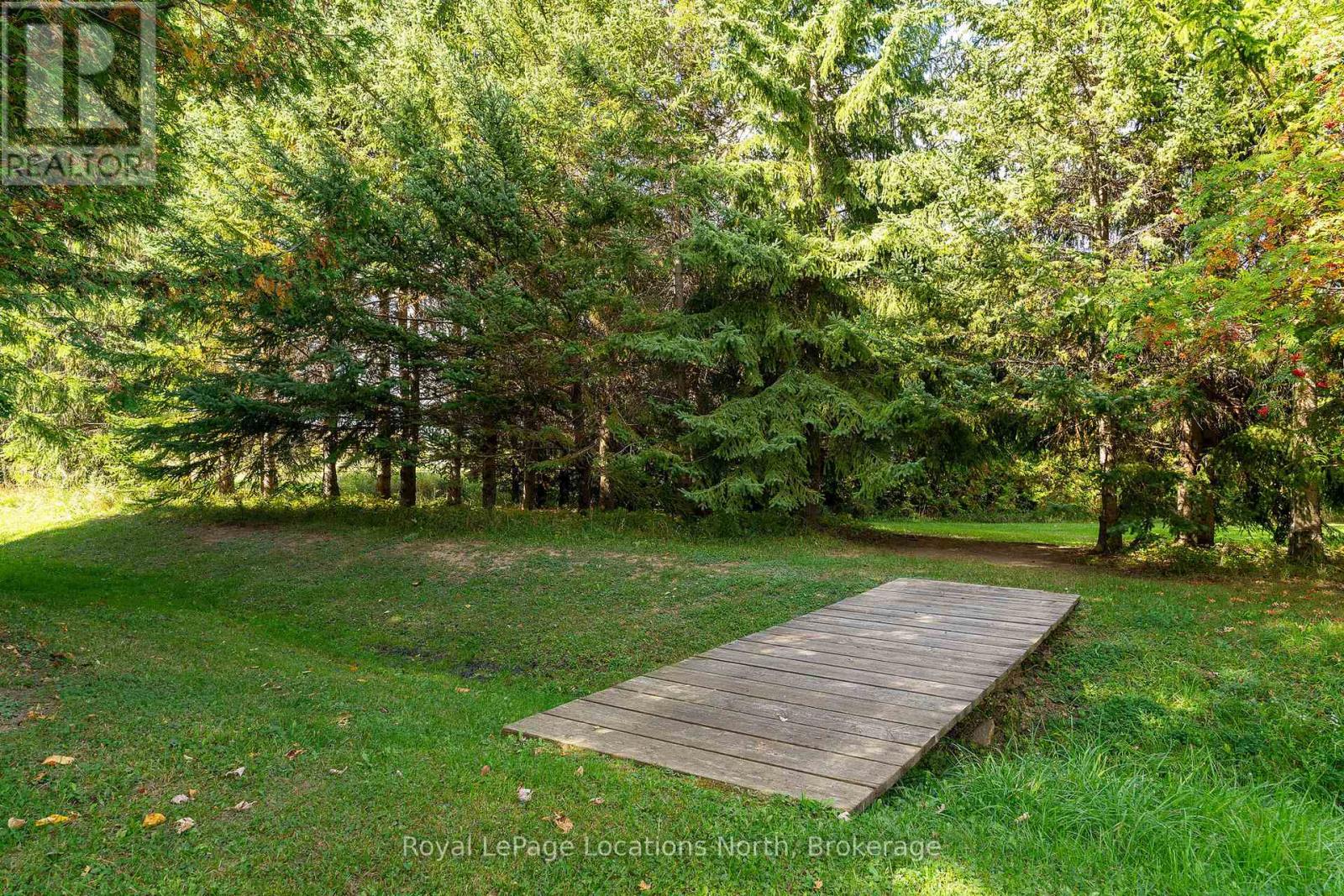 14 Sydenham Trail W, Clearview, Ontario  L0M 1H0 - Photo 13 - S12452472