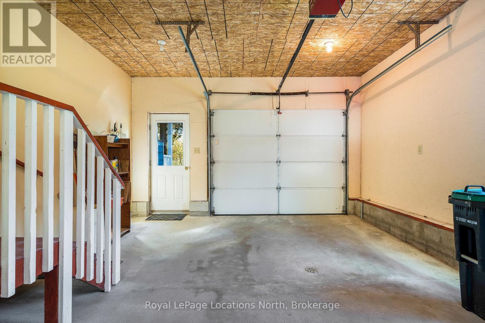 14 Sydenham Trail W, Clearview, Ontario  L0M 1H0 - Photo 31 - S12452472