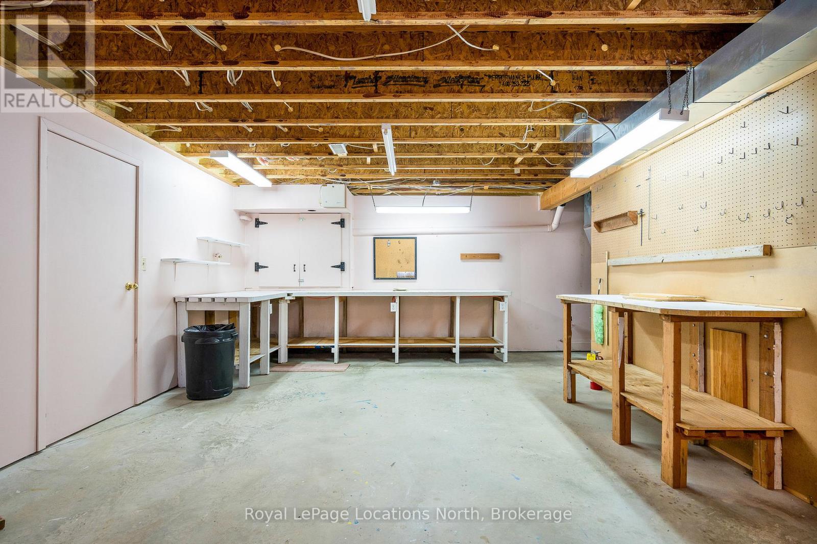 14 Sydenham Trail W, Clearview, Ontario  L0M 1H0 - Photo 35 - S12452472