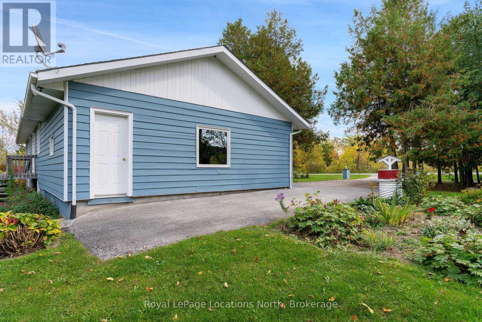 14 Sydenham Trail W, Clearview, Ontario  L0M 1H0 - Photo 9 - S12452472
