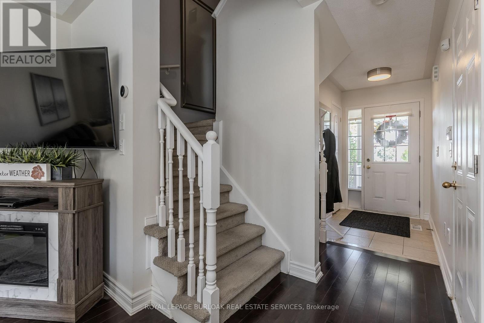 3356 Mikalda Road, Burlington, Ontario  L7M 0K9 - Photo 15 - W12452362