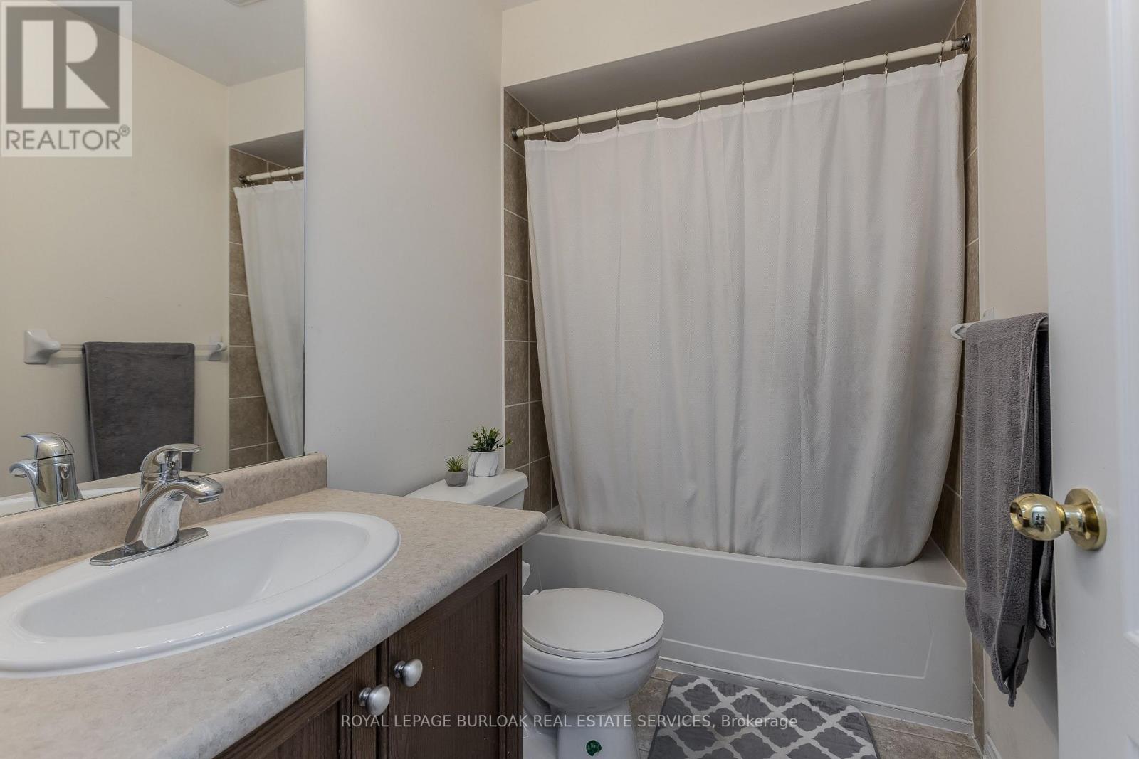 3356 Mikalda Road, Burlington, Ontario  L7M 0K9 - Photo 25 - W12452362