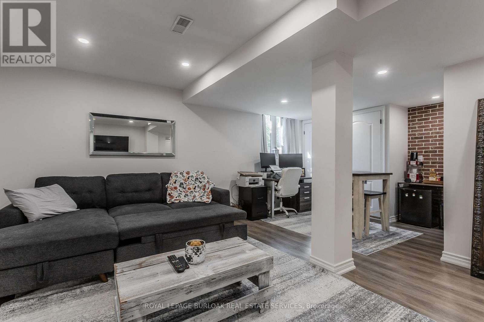 3356 Mikalda Road, Burlington, Ontario  L7M 0K9 - Photo 27 - W12452362