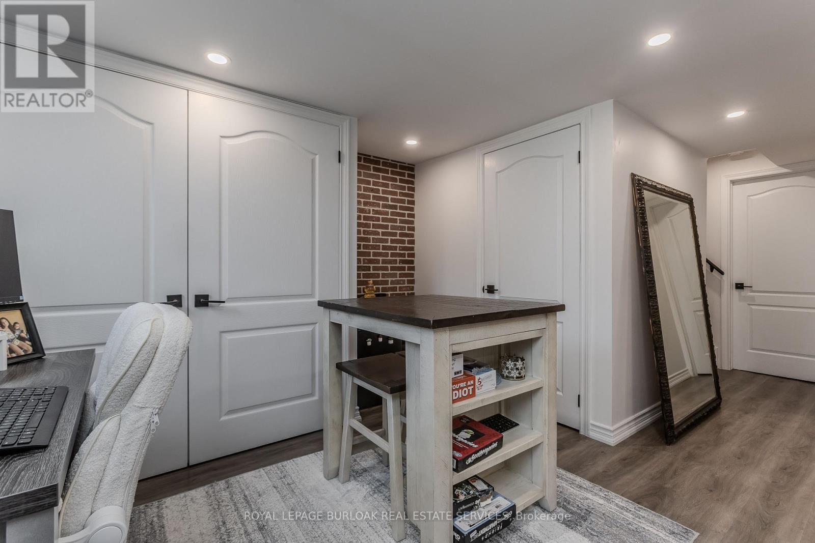 3356 Mikalda Road, Burlington, Ontario  L7M 0K9 - Photo 30 - W12452362