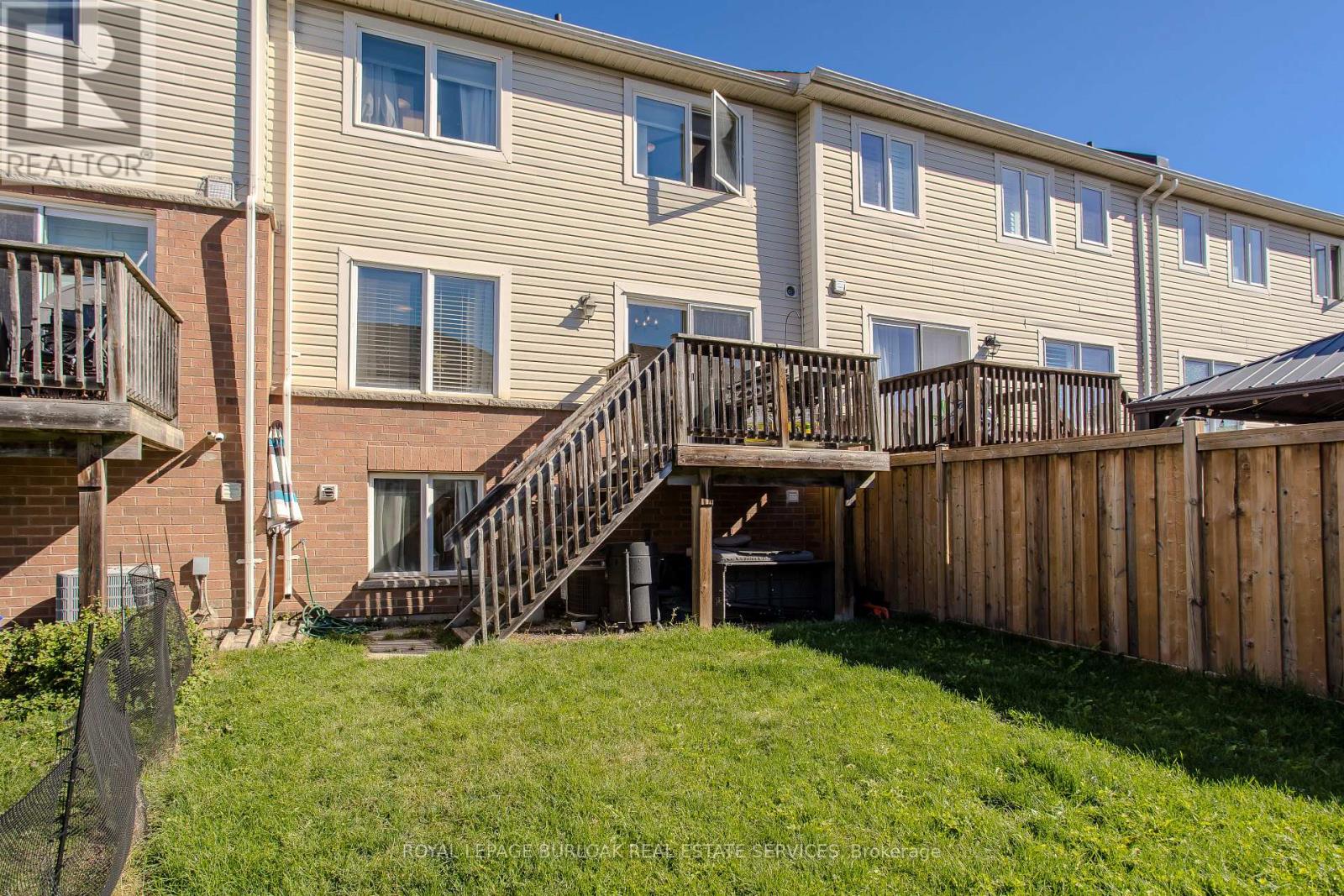 3356 Mikalda Road, Burlington, Ontario  L7M 0K9 - Photo 8 - W12452362