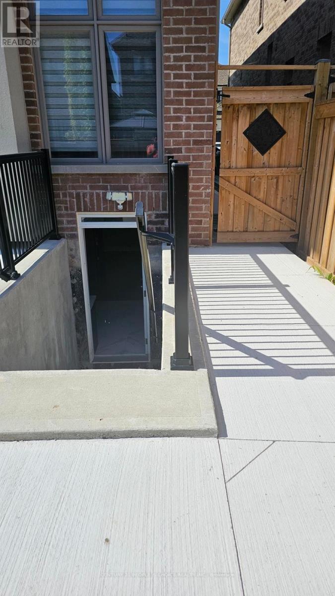 Bsmt - 37 Quinton Ridge, Brampton, Ontario  L6Y 6J4 - Photo 2 - W12452367