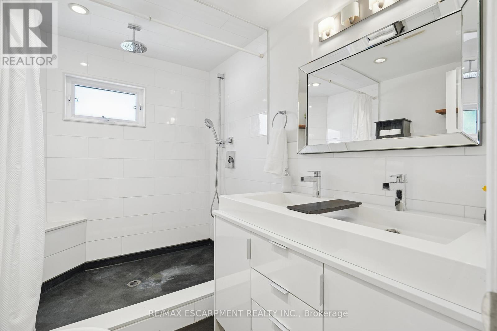 2055 Embleton Road, Brampton, Ontario  L6Y 0E9 - Photo 22 - W12452385