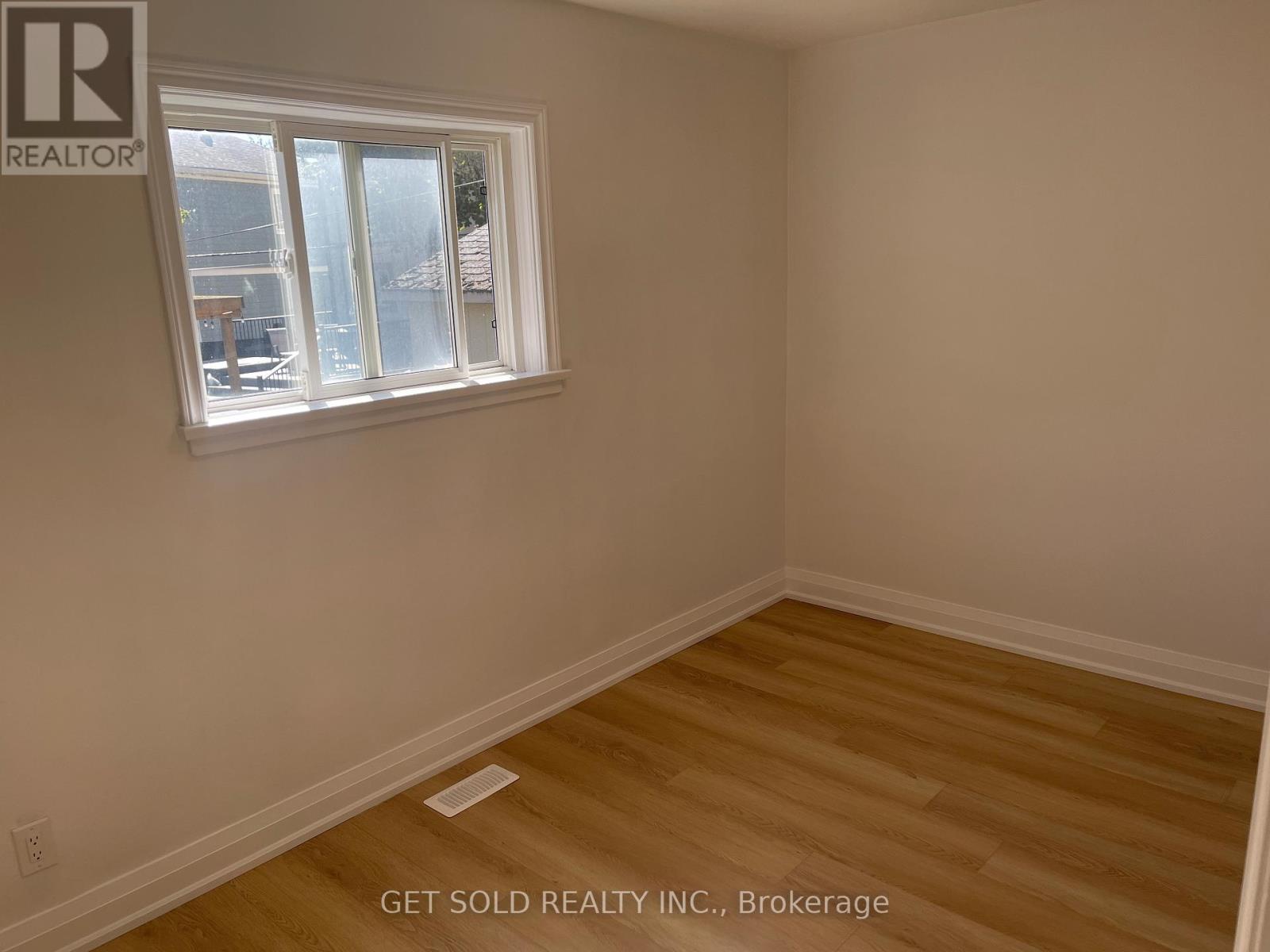 Main - 62 Grierson Road, Toronto, Ontario  M9W 3R3 - Photo 10 - W12452404
