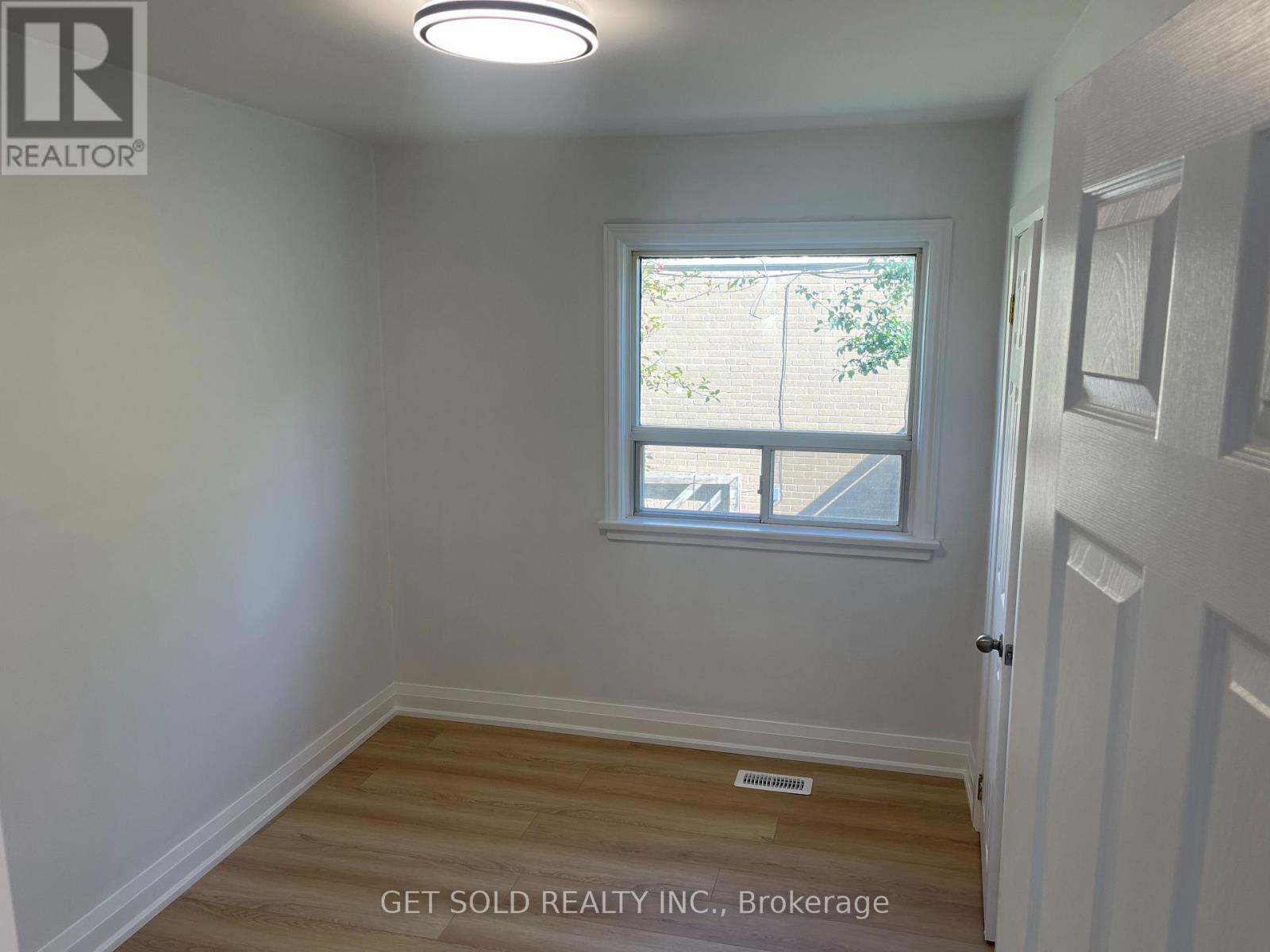 Main - 62 Grierson Road, Toronto, Ontario  M9W 3R3 - Photo 9 - W12452404