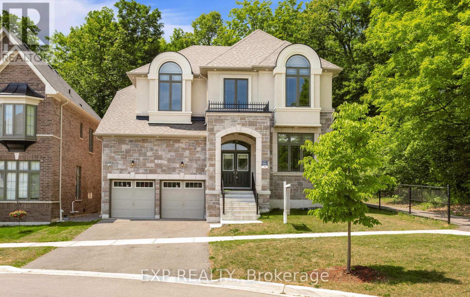 32 Daisy Meadow Crescent, Caledon, Ontario  L7C 3A3 - Photo 2 - W12452415