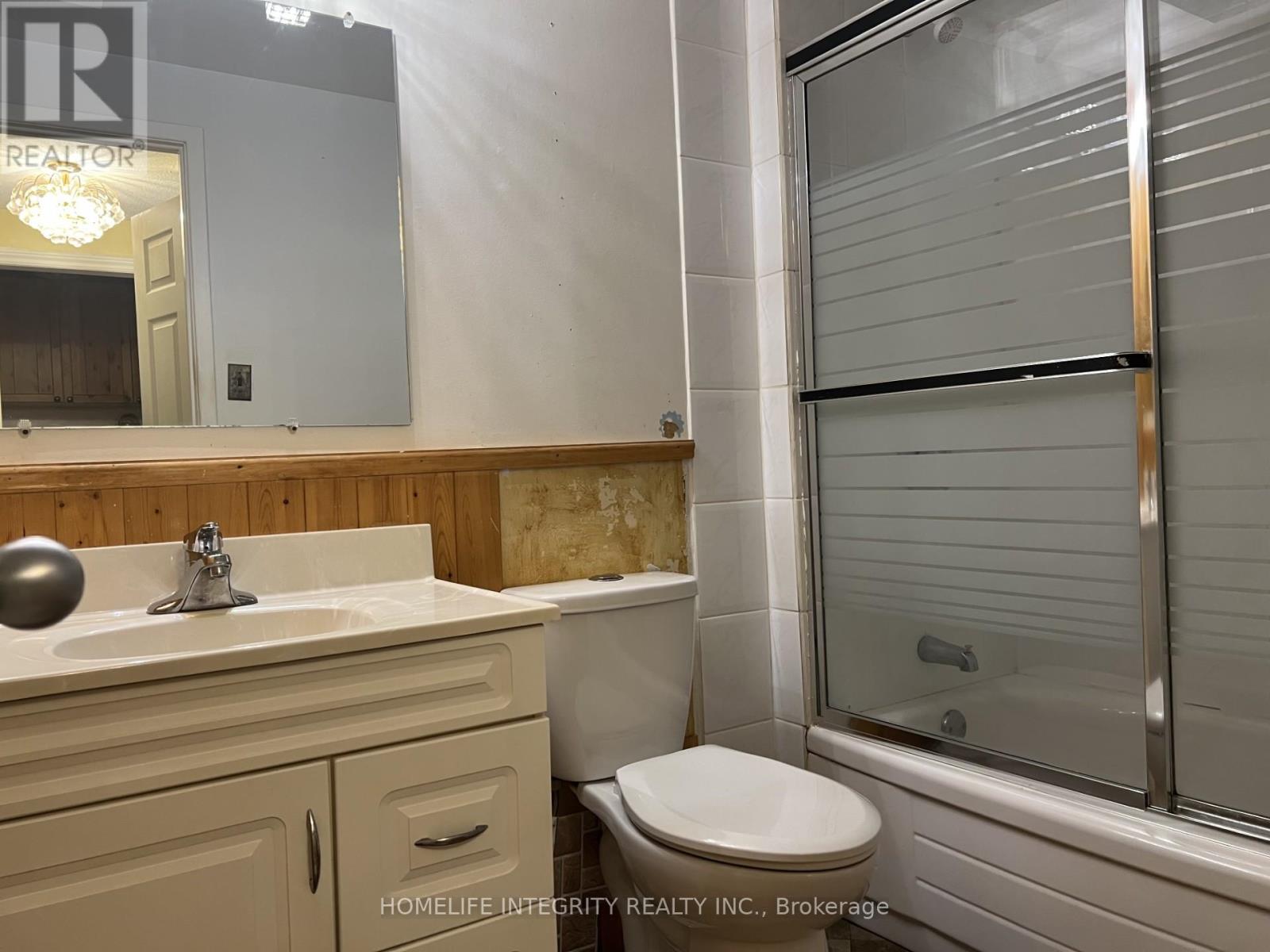 163 Archdekin Drive, Brampton, Ontario  L6V 1Y8 - Photo 17 - W12452426