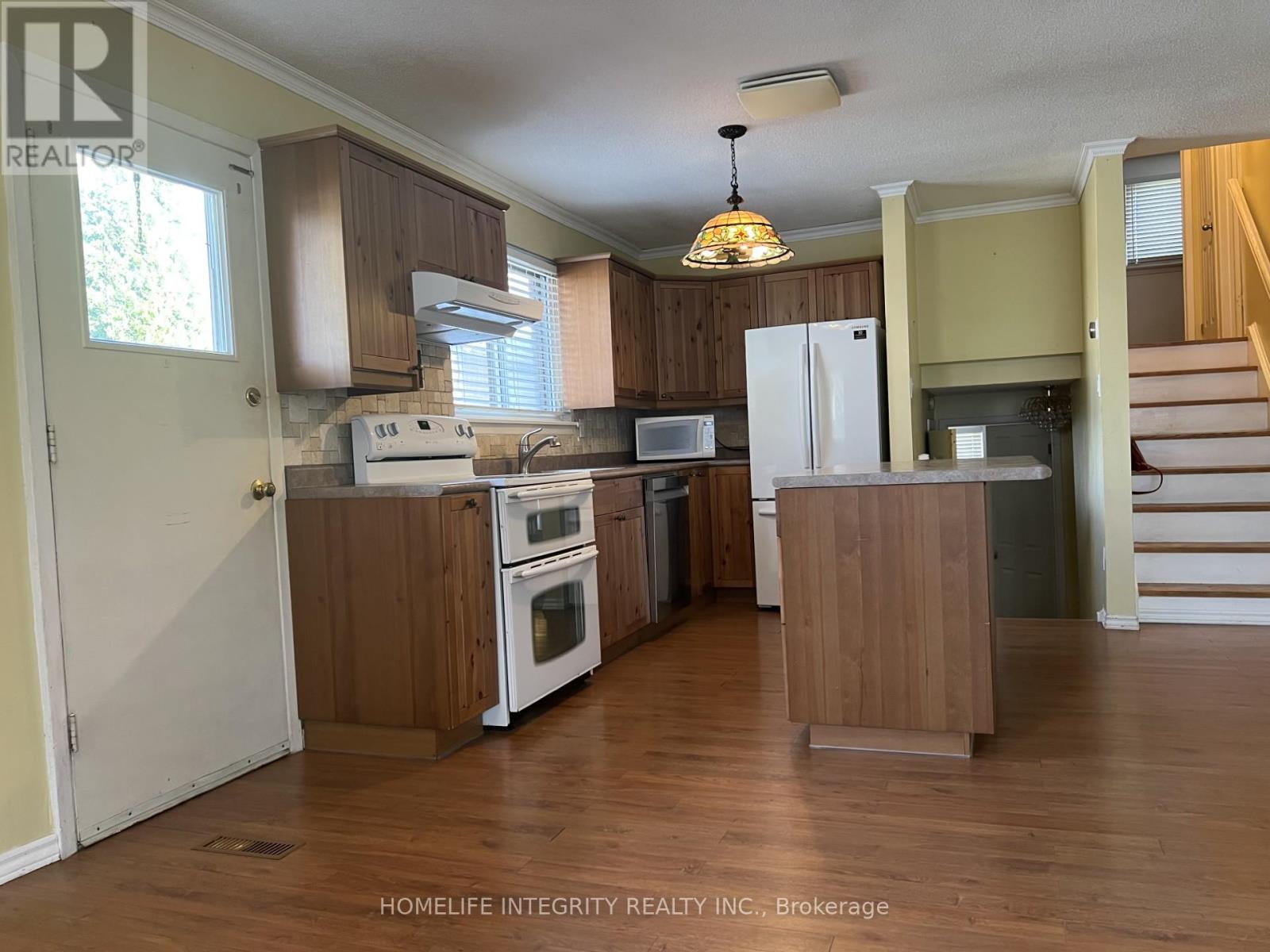 163 Archdekin Drive, Brampton, Ontario  L6V 1Y8 - Photo 9 - W12452426