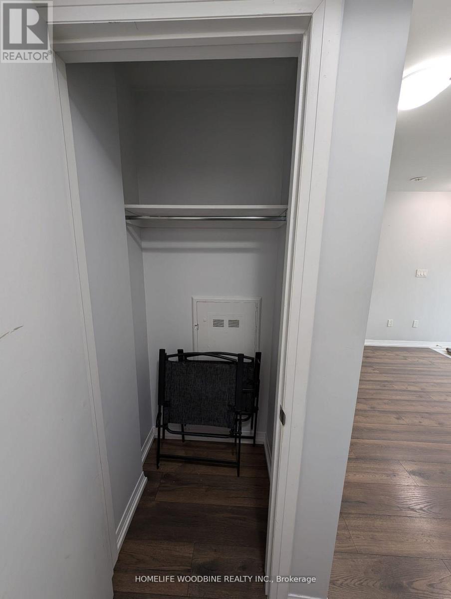 121 - 1145 Journeyman Lane, Mississauga, Ontario  L5J 0B5 - Photo 11 - W12452428