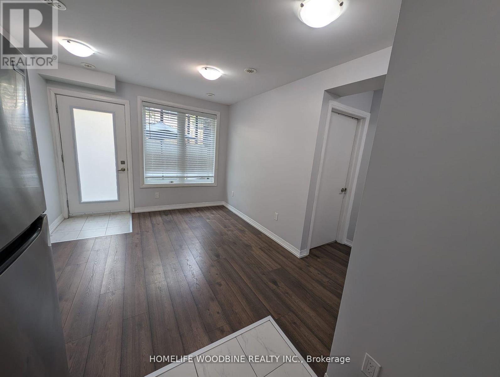 121 - 1145 Journeyman Lane, Mississauga, Ontario  L5J 0B5 - Photo 3 - W12452428