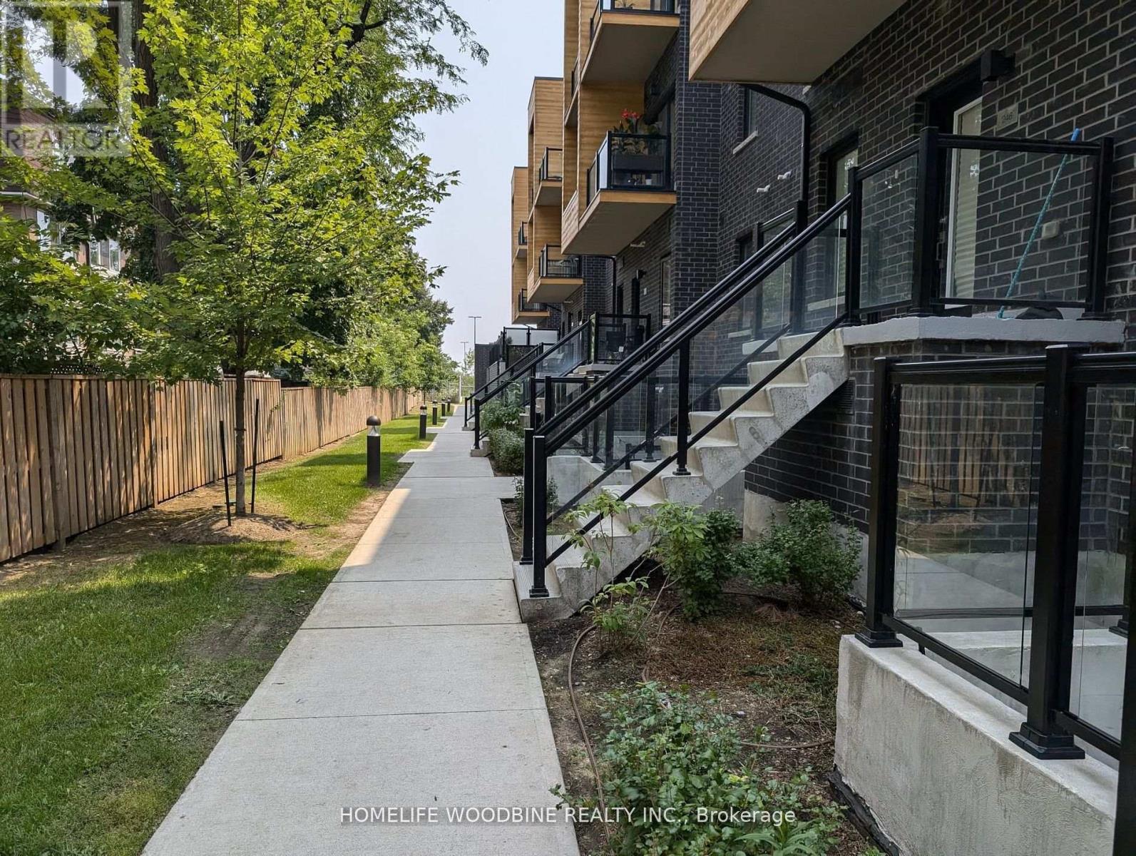 121 - 1145 Journeyman Lane, Mississauga, Ontario  L5J 0B5 - Photo 5 - W12452428
