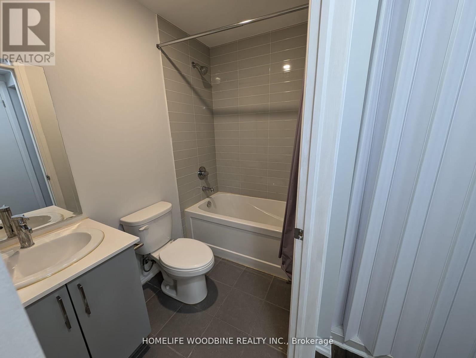 121 - 1145 Journeyman Lane, Mississauga, Ontario  L5J 0B5 - Photo 8 - W12452428
